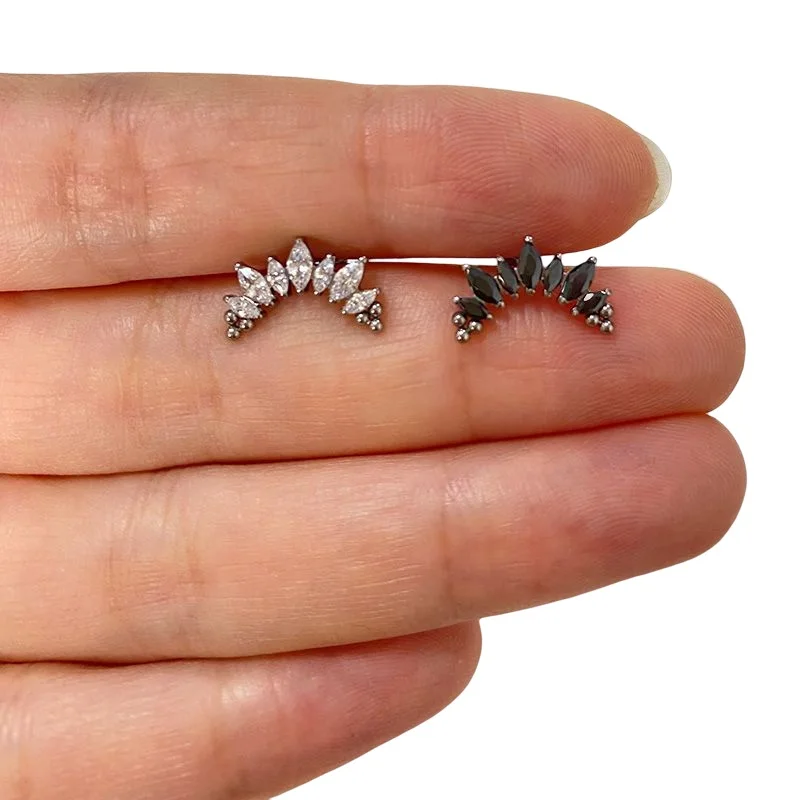 ASTM F136 Titanium PIERC 7 CZ  – Cluster Stud Ear Bewertung und Preis