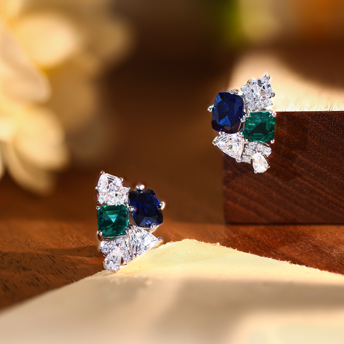 3.2cttw Lab Sapphire Emerald H – Cluster Stud Ear Bewertung und Preis