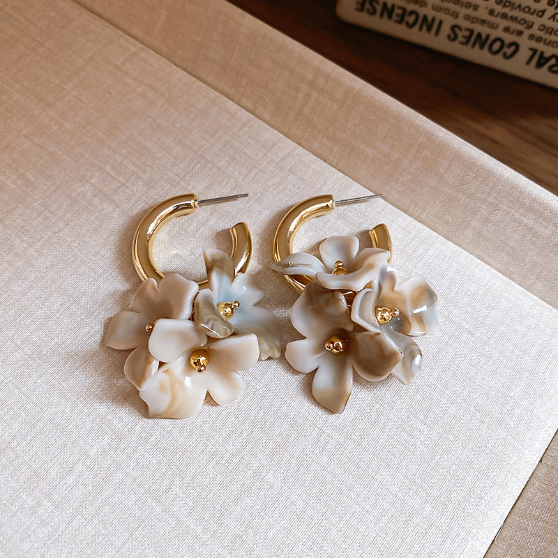 Maillard Flower Clusters Drop  – Cluster Stud Ear Bewertung und Preis